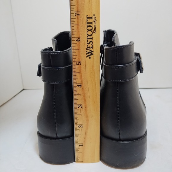 Worthington Wor Reddle SZ 7 Black Faux Leather Ankle Boots Buckle Strap Side Zip - Picture 6 of 10